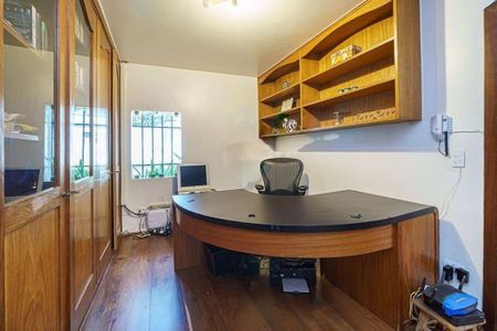 Casa à venda com 1000m², 4 quartos e 6 vagas