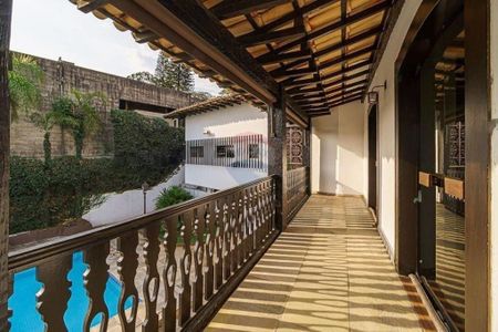 Casa à venda com 1000m², 4 quartos e 6 vagas