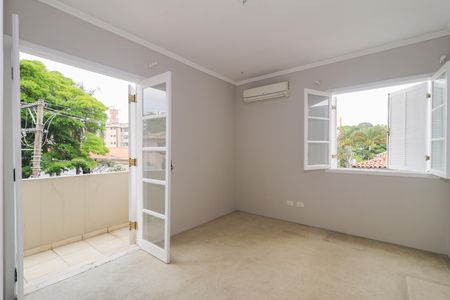 Casa à venda com 302m², 4 quartos e 6 vagas Casa à venda com 302m², 4 quartos e 6 vagasSuíte 3