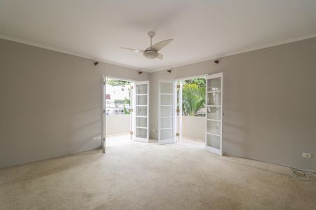 Casa à venda com 302m², 4 quartos e 6 vagas Casa à venda com 302m², 4 quartos e 6 vagasSuíte 1