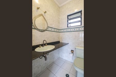 Casa à venda com 302m², 4 quartos e 6 vagas Casa à venda com 302m², 4 quartos e 6 vagasLavabo