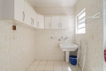 Casa à venda com 302m², 4 quartos e 6 vagas Casa à venda com 302m², 4 quartos e 6 vagasÁrea de Serviço