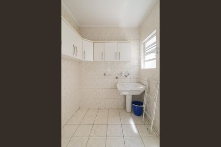 Casa à venda com 302m², 4 quartos e 6 vagas Casa à venda com 302m², 4 quartos e 6 vagasÁrea de Serviço