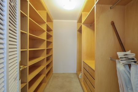 Casa à venda com 302m², 4 quartos e 6 vagas Casa à venda com 302m², 4 quartos e 6 vagasSuíte 1