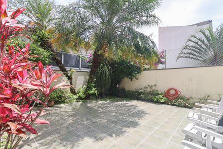 Casa à venda com 302m², 4 quartos e 6 vagas Casa à venda com 302m², 4 quartos e 6 vagasÁrea externa