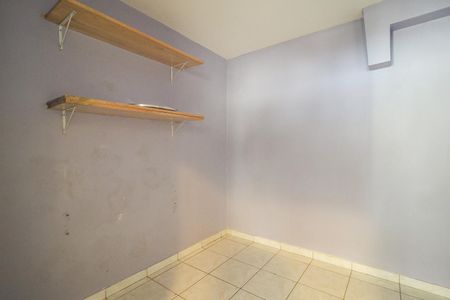 Casa à venda com 302m², 4 quartos e 6 vagas Casa à venda com 302m², 4 quartos e 6 vagasQuarto de Serviço