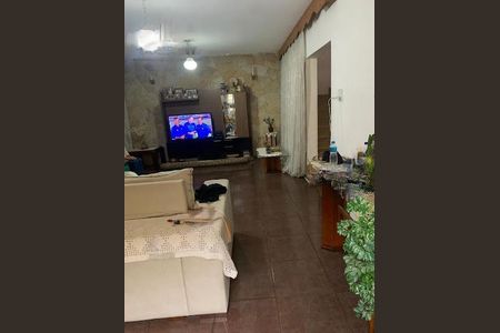 Casa à venda com 200m², 4 quartos e 5 vagas