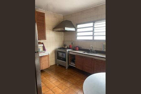 Casa à venda com 200m², 4 quartos e 5 vagas