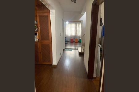 Casa à venda com 200m², 4 quartos e 5 vagas