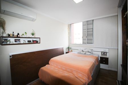 Apartamento à venda com 95m², 2 quartos e 1 vagaQuarto 2