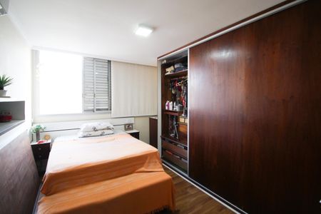 Apartamento à venda com 95m², 2 quartos e 1 vagaQuarto 2