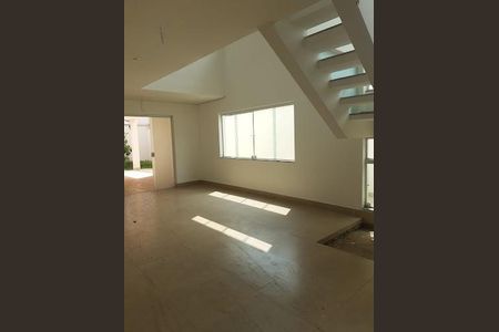 Casa à venda com 5 quartos, 300m² em Jardim da Saúde, São Paulo