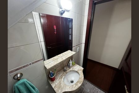 Casa à venda com 177m², 3 quartos e 2 vagas Casa à venda com 177m², 3 quartos e 2 vagasLavabo