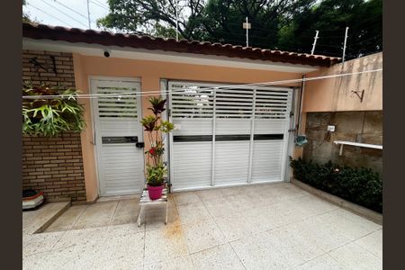 Casa à venda com 177m², 3 quartos e 2 vagas Casa à venda com 177m², 3 quartos e 2 vagasGaragem
