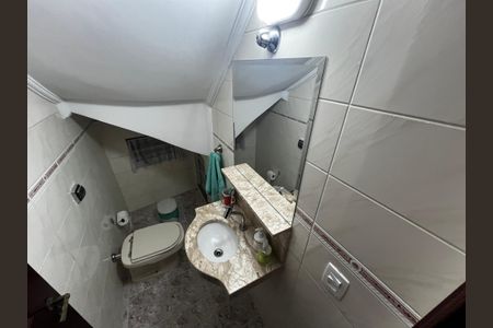 Casa à venda com 177m², 3 quartos e 2 vagas Casa à venda com 177m², 3 quartos e 2 vagasLavabo