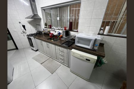 Casa à venda com 177m², 3 quartos e 2 vagas Casa à venda com 177m², 3 quartos e 2 vagasCozinha