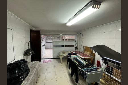 Casa à venda com 177m², 3 quartos e 2 vagas Casa à venda com 177m², 3 quartos e 2 vagasGaragem Fachada