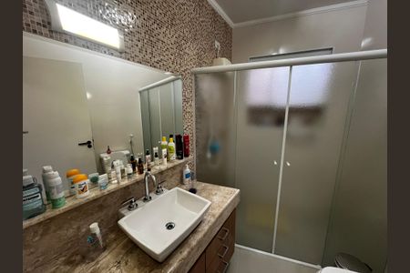 Casa à venda com 177m², 3 quartos e 2 vagas Casa à venda com 177m², 3 quartos e 2 vagasBanheiro da Suíte