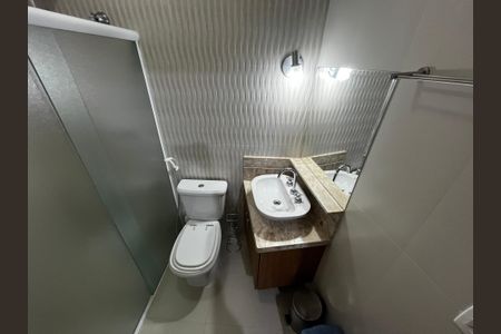 Casa à venda com 177m², 3 quartos e 2 vagas Casa à venda com 177m², 3 quartos e 2 vagasBanheiro da Suíte 2