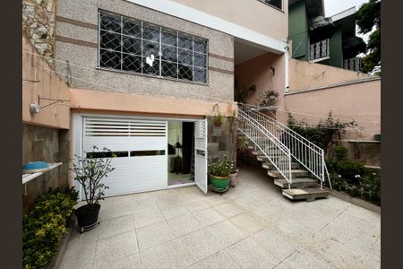 Casa à venda com 177m², 3 quartos e 2 vagas Casa à venda com 177m², 3 quartos e 2 vagasÁrea Externa