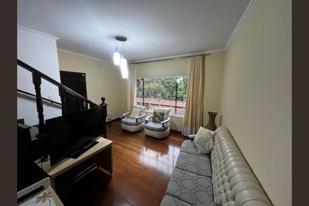 Casa à venda com 177m², 3 quartos e 2 vagas Casa à venda com 177m², 3 quartos e 2 vagasSala