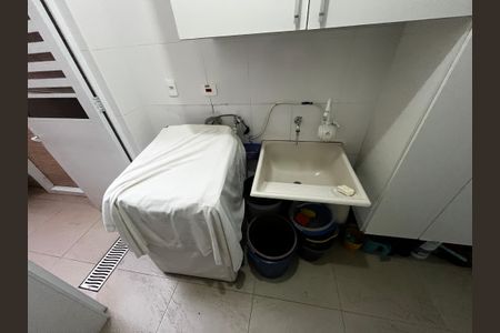 Casa à venda com 177m², 3 quartos e 2 vagas Casa à venda com 177m², 3 quartos e 2 vagasÁrea de Serviço