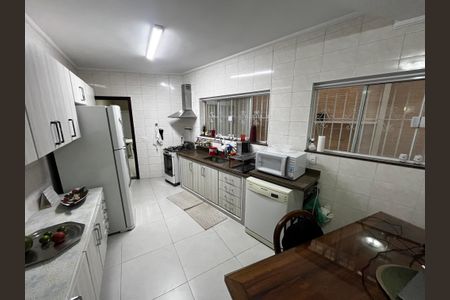 Casa à venda com 177m², 3 quartos e 2 vagas Casa à venda com 177m², 3 quartos e 2 vagasCozinha