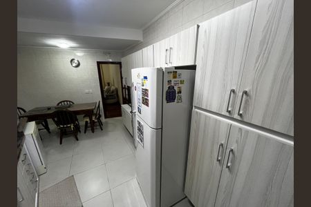 Casa à venda com 177m², 3 quartos e 2 vagas Casa à venda com 177m², 3 quartos e 2 vagasCozinha
