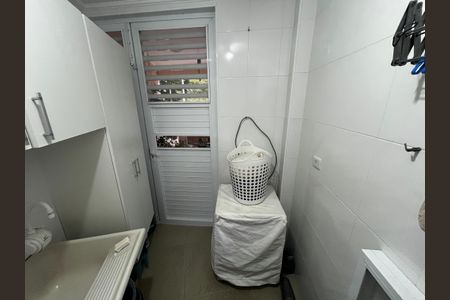 Casa à venda com 177m², 3 quartos e 2 vagas Casa à venda com 177m², 3 quartos e 2 vagasÁrea de Serviço