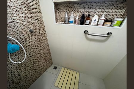 Casa à venda com 177m², 3 quartos e 2 vagas Casa à venda com 177m², 3 quartos e 2 vagasBanheiro da Suíte