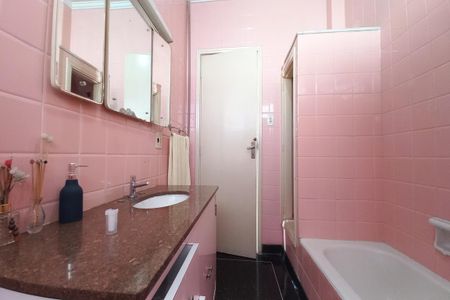 Apartamento à venda com 96m², 2 quartos e 1 vaga Apartamento à venda com 96m², 2 quartos e 1 vagaBanheiro