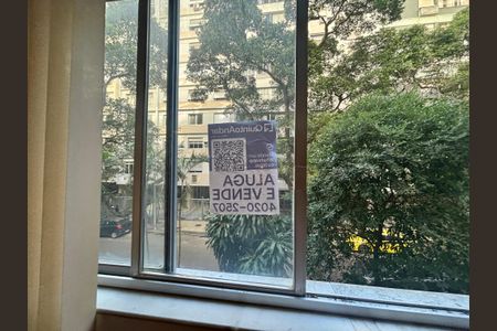 Apartamento à venda com 280m², 3 quartos e 2 vagas Apartamento à venda com 280m², 3 quartos e 2 vagasPlaca