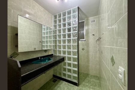 Apartamento à venda com 280m², 3 quartos e 2 vagas Apartamento à venda com 280m², 3 quartos e 2 vagasBanheiro social 2