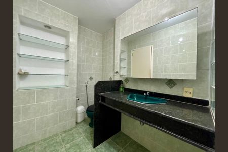 Apartamento à venda com 280m², 3 quartos e 2 vagas Apartamento à venda com 280m², 3 quartos e 2 vagasBanheiro social 2