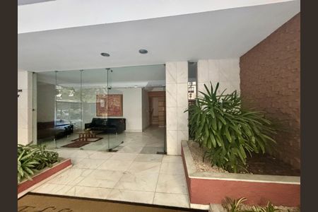 Apartamento à venda com 280m², 3 quartos e 2 vagas Apartamento à venda com 280m², 3 quartos e 2 vagasPortaria