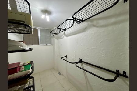 Apartamento à venda com 280m², 3 quartos e 2 vagas Apartamento à venda com 280m², 3 quartos e 2 vagasSuíte - closet