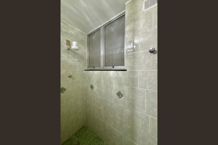 Apartamento à venda com 280m², 3 quartos e 2 vagas Apartamento à venda com 280m², 3 quartos e 2 vagasBanheiro social 2