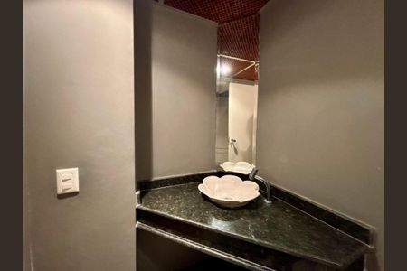 Apartamento à venda com 280m², 3 quartos e 2 vagas Apartamento à venda com 280m², 3 quartos e 2 vagasLavabo