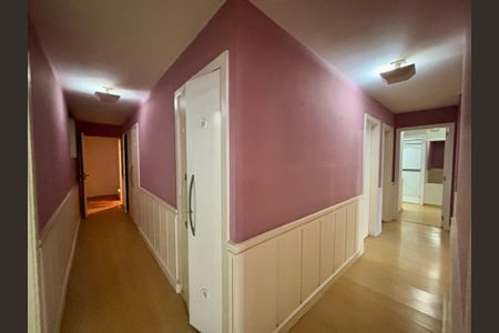 Apartamento à venda com 280m², 3 quartos e 2 vagas Apartamento à venda com 280m², 3 quartos e 2 vagasCorredores