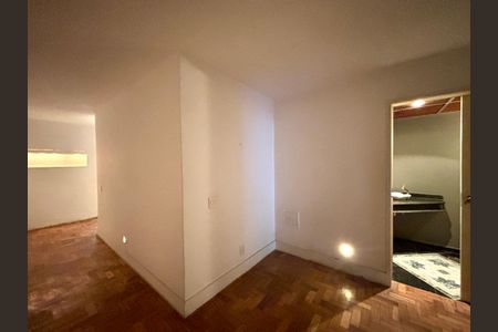 Apartamento à venda com 280m², 3 quartos e 2 vagas Apartamento à venda com 280m², 3 quartos e 2 vagasCorredores