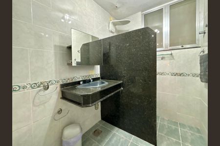 Apartamento à venda com 280m², 3 quartos e 2 vagas Apartamento à venda com 280m², 3 quartos e 2 vagasBanheiro social 1