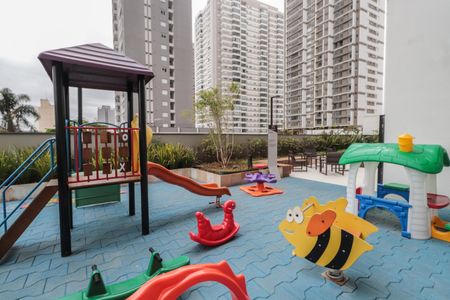 Apartamento à venda com 65m², 2 quartos e 1 vagaÁrea comum - Playground