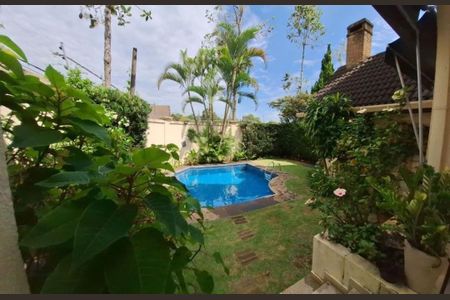 Casa à venda com 4 quartos, 446m² em Chácara Monte Alegre, São Paulo