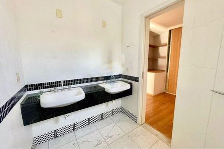 Casa à venda com 355m², 3 quartos e 7 vagas