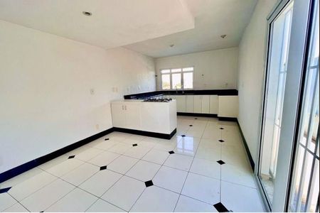 Casa à venda com 355m², 3 quartos e 7 vagas