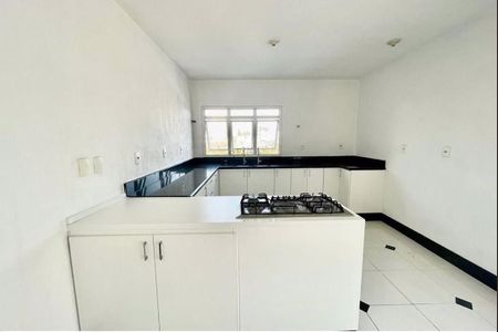 Casa à venda com 355m², 3 quartos e 7 vagas