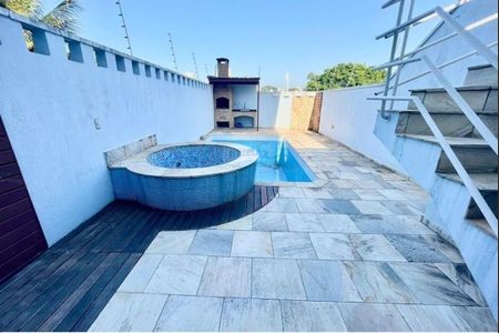 Casa à venda com 355m², 3 quartos e 7 vagas