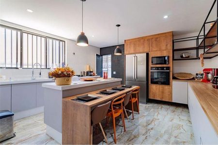 Casa à venda com 530m², 4 quartos e 8 vagas