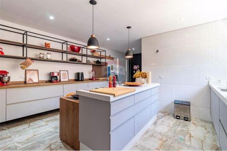 Casa à venda com 530m², 4 quartos e 8 vagas