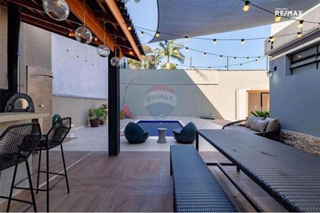 Casa à venda com 530m², 4 quartos e 8 vagas